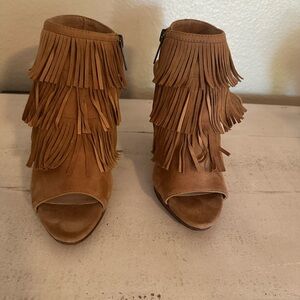 Super cute shoes with fringe!